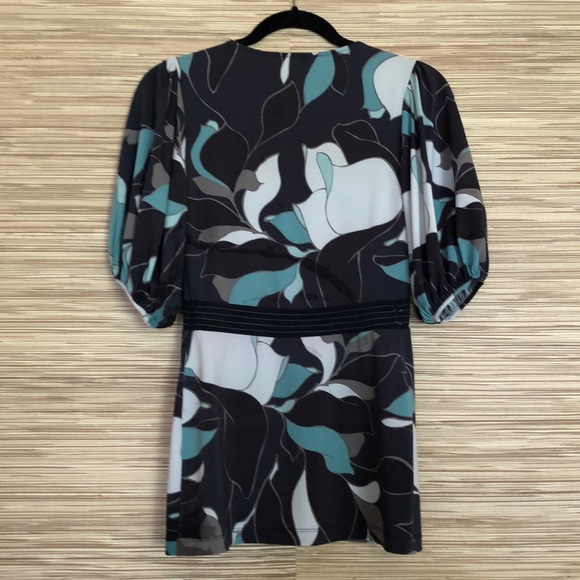 BCBG TOP - Picture 2 of 3